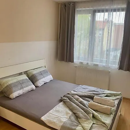 Roland Downtown - Rottenbiller Apartman *